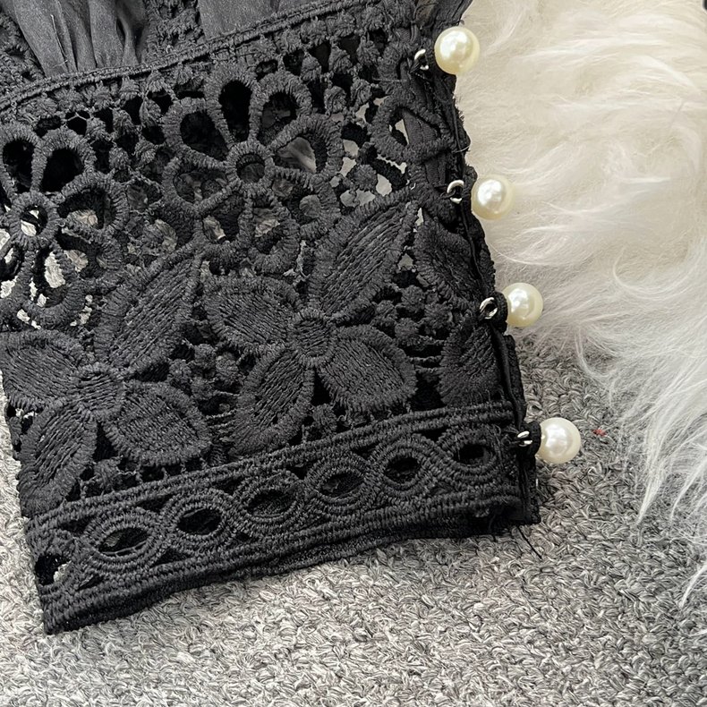 1000444303